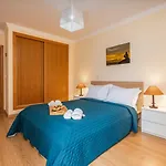 Bright & Spacious Flat By Hostwise Apartment *
