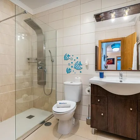 Apartment Hostwise - Bright & Spacious Flat *