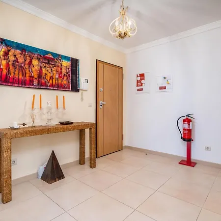 Hostwise - Bright & Spacious Flat * Vila Real de Santo Antonio