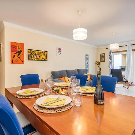 Hostwise - Bright & Spacious Flat *