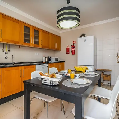 Hostwise - Bright & Spacious Flat Vila Real de Santo Antonio