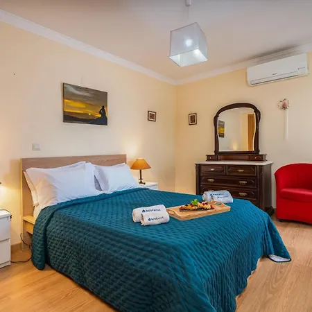 Hostwise - Bright & Spacious Flat