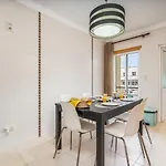 アパート Bright & Spacious Flat By Hostwise ヴィラ・レアル・デ・サント・アントニオ